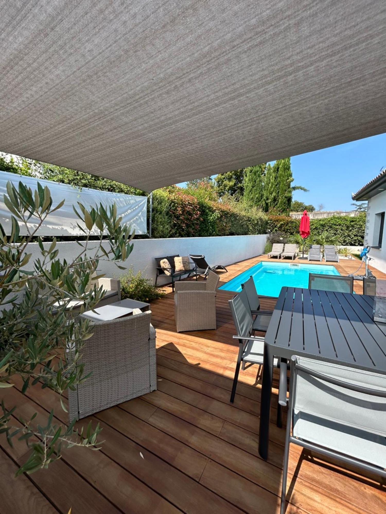 Studio Avec Piscine Carmaux Экстерьер фото